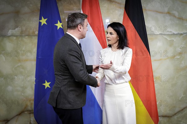(R-L) Annalena Baerbock, Bundesaussenministerin, trifft Xavier Bettel, Aussenminister des Grossherzogtums Luxemburg, zum gemeinsamen Gespraech im Auswaertigen Amt in Berlin, 05.01.2024