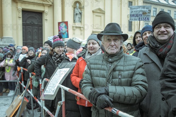 Demonstrators at the rally, farmers' protest, Odeonsplatz, Munich, Upper Bavaria, Bavaria, Germany, Europe