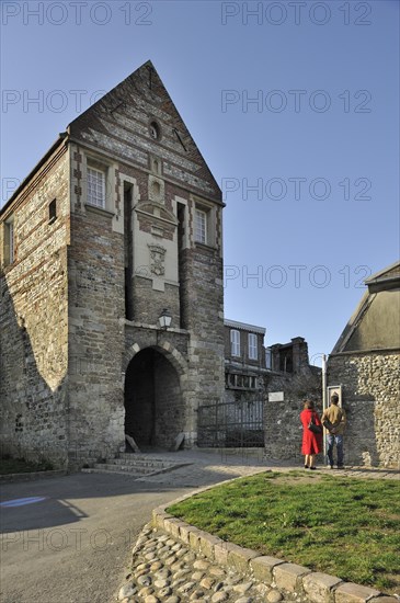 The Nevers Gate, Porte de Nevers at Saint-Valery-sur-Somme, Bay of the Somme, Picardy, France, Europe