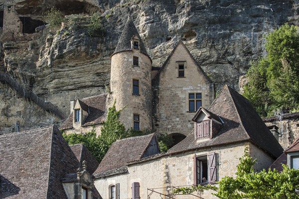 Manoir de Tarde at the medieval village La Roque-Gageac, Dordogne, Perigord, Aquitaine, France, Europe