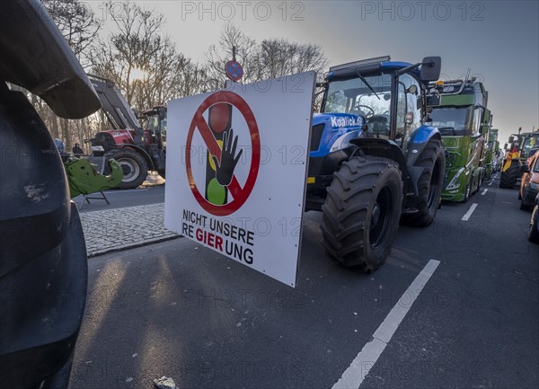 Germany, Berlin, 08.01.2024, Protest by farmers in front of the Brandenburg Gate, nationwide protest week against the policies of the traffic light government and cuts for farms, Not our government, Europe