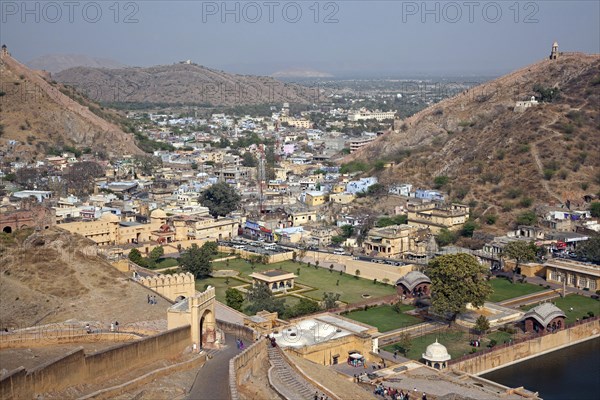 The town of Jaipur seen from Amer Fort, Amber Fort, palace in red sandstone at Amer near Jaipur, Rajasthan, India, Asia