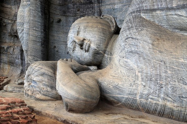 Reclining Buddha, Gal Viharaya, UNESCO World Heritage Site, the ancient city of Polonnaruwa, Sri Lanka, Asia