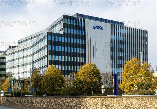 Modern architecture SSE office building, Forbury Place, Reading, Berkshire, England, UK