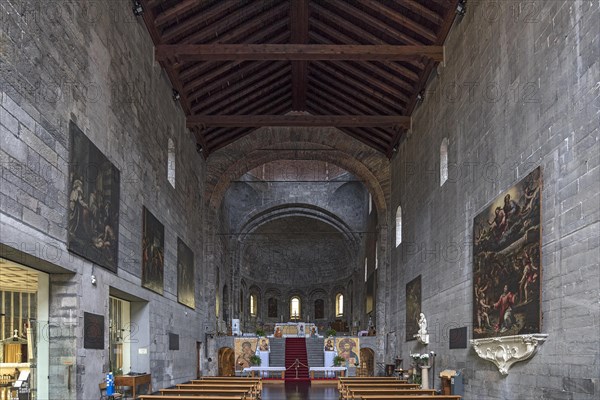 Interior of the church Parrocchia Abbazia di San Stefano, consecrated in 972, Piazza Santo Stefano, 2, Genoa, Italy, Europe