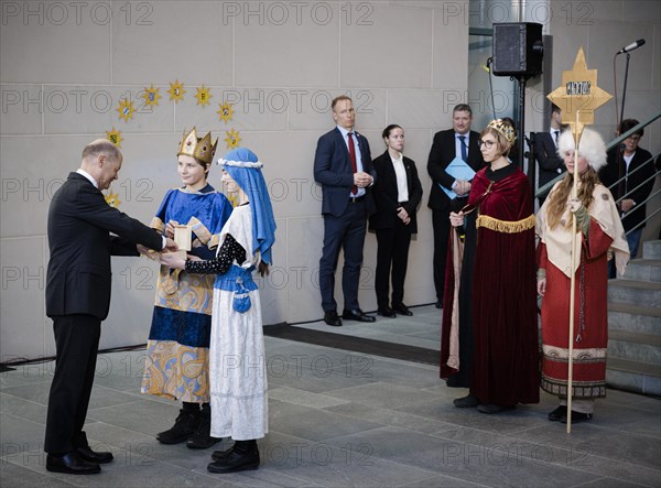 Federal Chancellor Olaf Scholz (SPD) pictured at the traditional reception for carol singers at the Federal Chancellery in Berlin, 8 January 2024