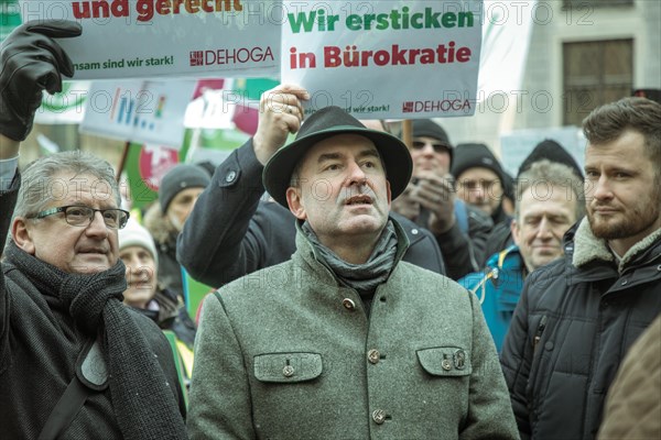 Vice President and Minister of Economic Affairs Hubert Aiwanger at the rally, farmers' protest, Odeonsplatz, Munich, Upper Bavaria, Bavaria, Germany, Europe