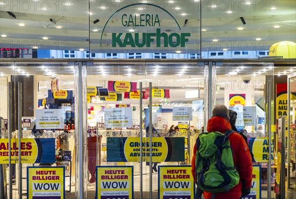 Galeria Kaufhof, Stuttgart city centre Eberhardstrasse. Clearance sale before closing, Stuttgart, Baden-Wuerttemberg, Germany, Europe