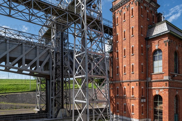 Hydraulic boat lift no. 1 on the old Canal du Centre at Houdeng-Goegnies near La Louviere, Hainaut in the Sillon industriel of Wallonia, Belgium, Europe