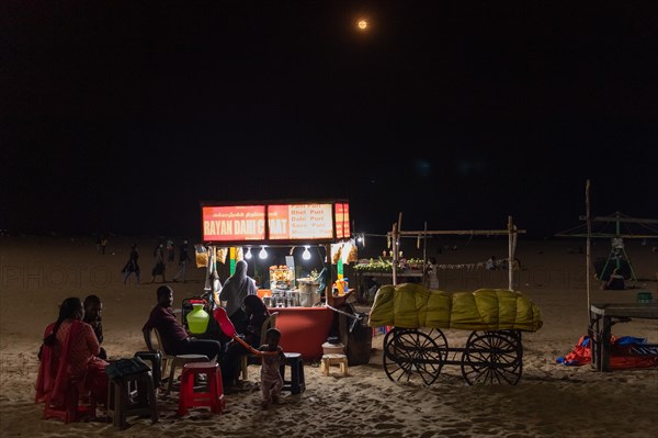 Food stall, evening at Marina Beach, Chennai, Tamil Nadu, India, Asia