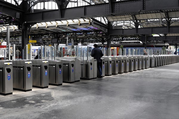 Interior view, Gare de I'Est, East Paris railway station, France, Europe