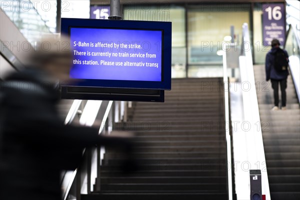 A notice board at Berlin Central Station indicates the GDL railway strike. S-Bahn is affected by the strike. There is currently no train service from this station. Please use alternative transport. Today is the second day of the strike de
