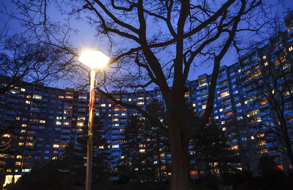 View of the Gropiushaus tower block in Gropiusstadt. The rise in rents in German cities has increased again in the past year, Berlin, 16.01.2023