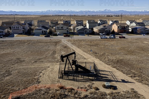 Frederick, Colorado, An oil well near a housing subdivision on Colorado's front range