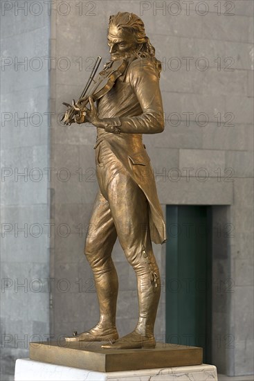 Bronze statue of the violinist Niccolo Paganini by the artist Niccolo Tommaseo, entrance hall of the Teatro Carlo Felice, Passo Eugenio Montale, 4, Genoa, Italy, Europe