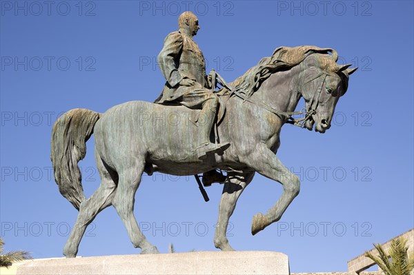 Statue of General Miguel Primo de Rivera, Plaza del Arenal, Jerez de la Frontera, Spain, Europe