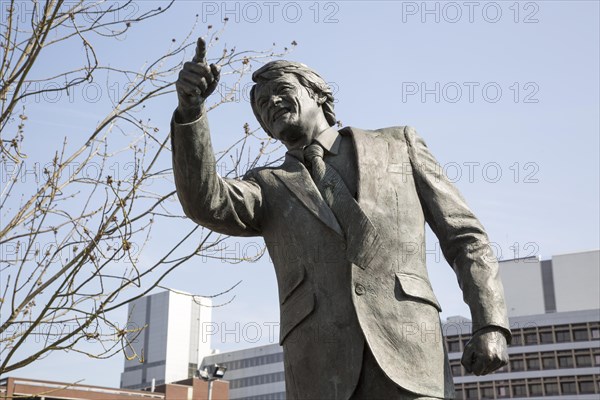 Statue of Sir Bobby Robson former England soccer manager, Ipswich, Suffolk, England, UK