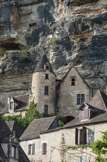 Manoir de Tarde at the medieval village La Roque-Gageac, Dordogne, Perigord, Aquitaine, France, Europe