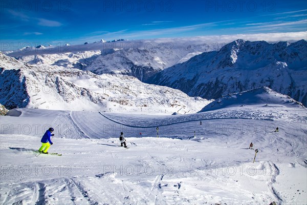 Skier, Tiefenbachferner glacier ski area, Soelden, Oetztal, Tyrol