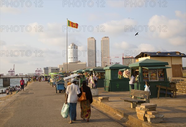 Street stalls on seafront at Galle Face Green, Colombo, Sri Lanka, Asia