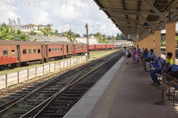 Tracks platform and train railway station, Galle, Sri Lanka, Asia