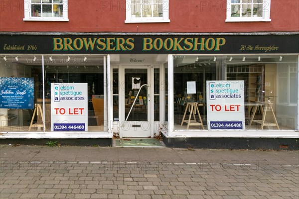 Browsers bookshop closed and to let, Elsom Spettigue Associates, Woodbridge, Suffolk, England, UK