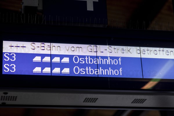 A display board on the S3 reads, S-Bahn affected by GDL strike. Today is the second day of the strike by the train drivers' union GDL, on which train cancellations are to be expected. Berlin, 11.01.2024