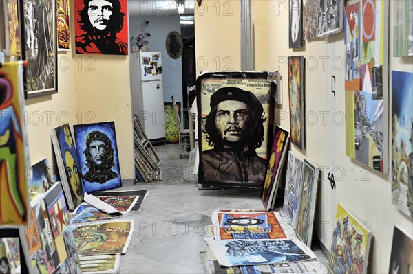 Paintings for sale, posters, oil paintings, paintings by Ernesto Che Guevara, and others, gallery, centre of Havana, Centro Habana, Cuba, Greater Antilles, Caribbean, Central America