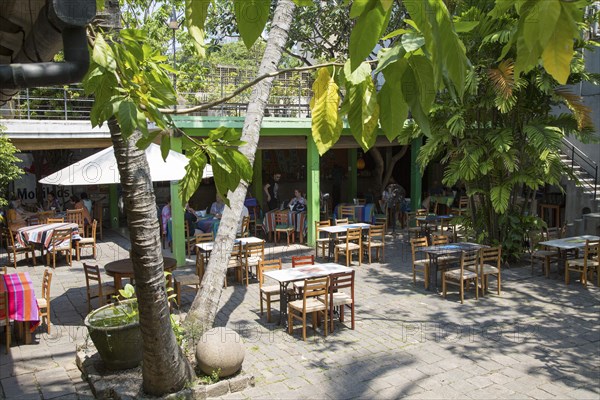 Courtyard cafe in Barefoot shop, Colombo, Sri Lanka, Asia