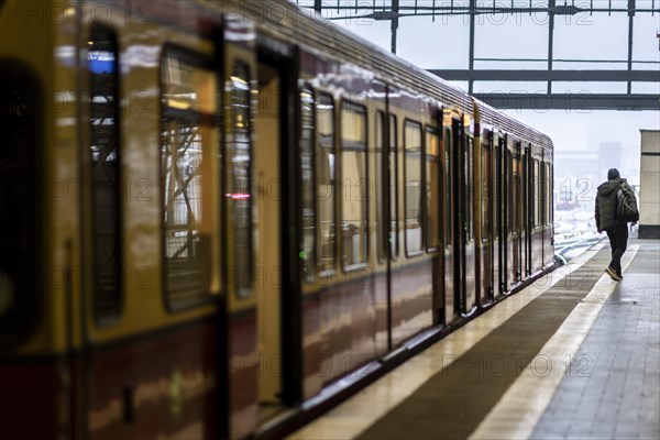 An empty S-Bahn train stands at Ostbahnhof, the terminus of the S3 today. Today is the second day of the strike by the train drivers' union GDL, on which train cancellations are to be expected. Berlin, 11.01.2024