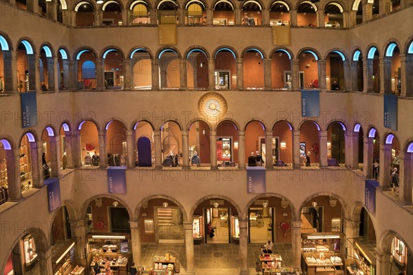 Inside the luxurious shopping centre Fondaco dei Tedeschi, at Christmas time, Veneig, Veneto, Italy, Europe