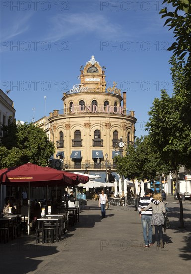 El Gallo Azul rotunda cafe building in central built in 1929 advertising Fundador brandy, Jerez de la Frontera, Spain, Europe