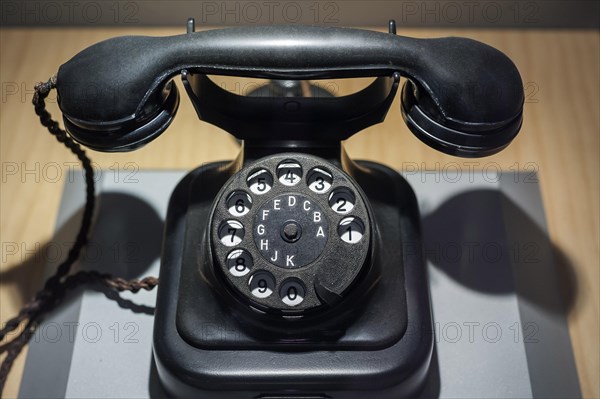 Telephone, desk telephone, analogue, historical, office, communication, telephoning, speaking, history, dial, handset, design, classic