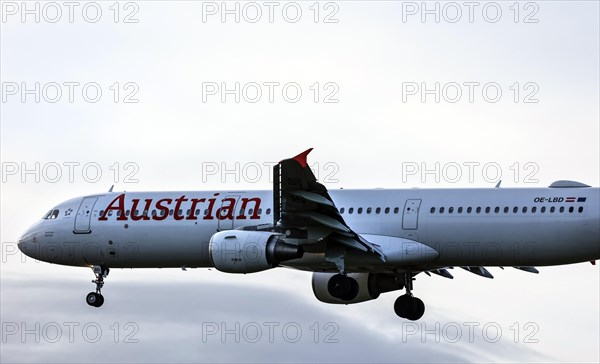 An Airbus A321 of the airline Austrian Airlines lands, Schoenefeld, 28/03/2023