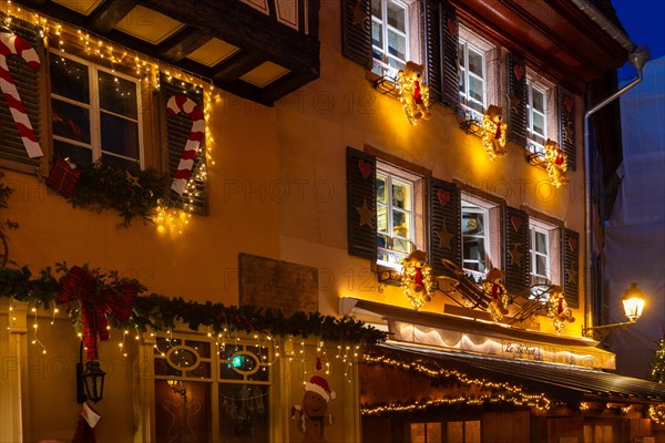 Historic house with Christmas lights, Christmas decoration, Christmas market, historic town, Colmar, Alsace, France, Europe