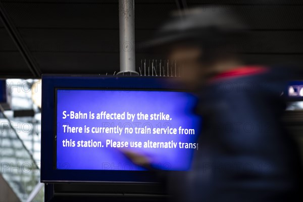 A notice board at Berlin Central Station indicates the GDL railway strike. S-Bahn is affected by the strike. There is currently no train service from this station. Please use alternative transport. Today is the second day of the strike de