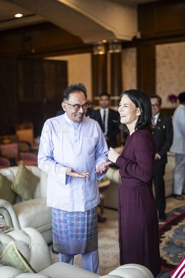 Annalena Baerbock (Alliance 90/The Greens), Federal Minister for Foreign Affairs, is travelling to the Republic of the Philippines, Malaysia and the Republic of Singapore from 10.01-14.01.2024. Meeting with the Prime Minister of Malaysia, Mr Anwar Ibrahim a