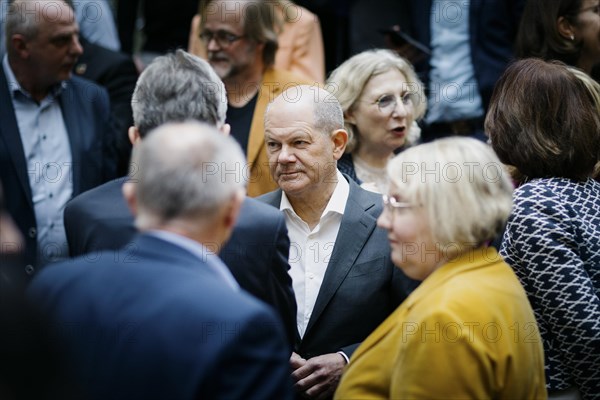 Olaf Scholz (SPD), Federal Chancellor, photographed as part of a group photo of the SPD parliamentary group in the Paul Loebe House. Berlin, 12.01.2024