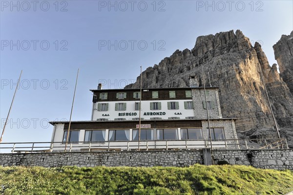 Auronzo hut, 2320m, Rifugio Auronzo, south of the Three Peaks, Three Peaks hiking trail, Sesto Dolomites, Italy, Europe