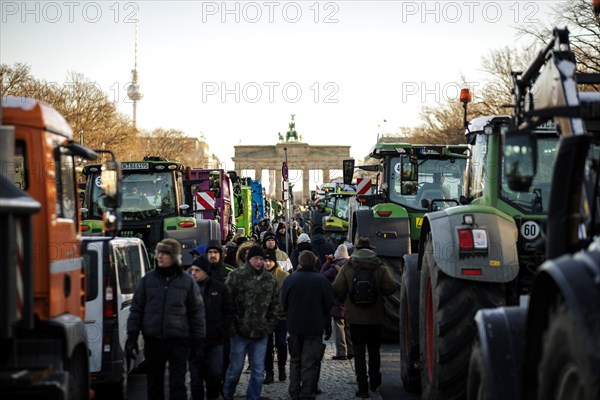 Farmers protest nationwide against the German government's agricultural policy Berlin, 08.01.2024