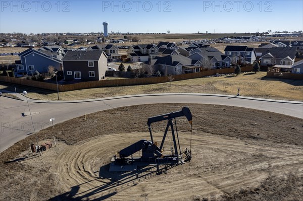 Frederick, Colorado, An oil well near a housing subdivision on Colorado's front range