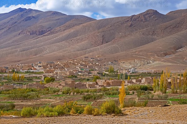 Little rural village with adobe houses in the High Atlas Mountains, Midelt Province, Draa-Tafilalet Region, Central Morocco