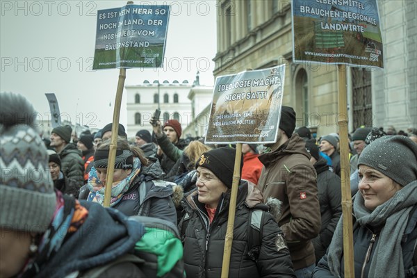 Demonstrators at the rally, farmers' protest, Odeonsplatz, Munich, Upper Bavaria, Bavaria, Germany, Europe