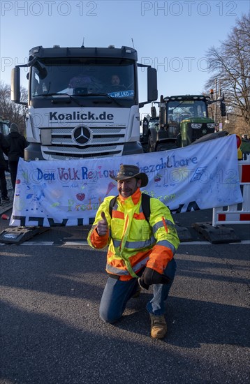 Germany, Berlin, 08.01.2024, Protest by farmers in front of the Brandenburg Gate, nationwide protest week against the policies of the traffic light government and cuts for farms, Europe