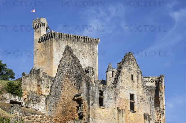 Keep of the Chateau de Commarque, medieval castle at Les Eyzies-de-Tayac-Sireuil, Dordogne, Aquitaine, France, Europe