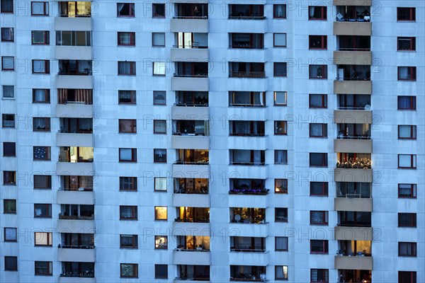 View of a tower block in Gropiusstadt. The rise in rents in German cities has increased again in the past year, Berlin, 16.01.2023