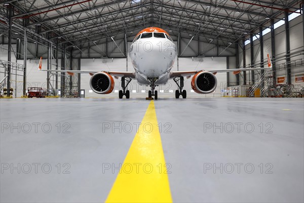 An easyJet Airbus A320 neo stands in the newly opened easyJet maintenance hangar. The entire European easyJet fleet is now maintained at the Schoenefeld site, 11.01.2023