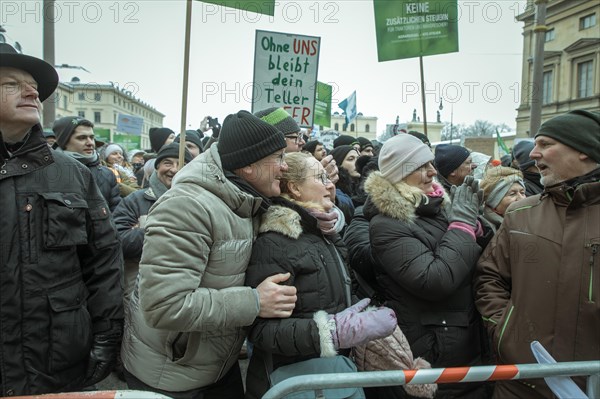 Demonstrators at the rally, farmers' protest, Odeonsplatz, Munich, Upper Bavaria, Bavaria, Germany, Europe