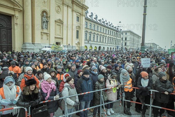 Demonstrators at the rally, farmers' protest, Odeonsplatz, Munich, Upper Bavaria, Bavaria, Germany, Europe