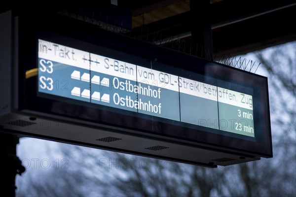 A display board on the S3 reads, S-Bahn affected by GDL strike. Today is the second day of the strike by the train drivers' union GDL, on which train cancellations are to be expected. Berlin, 11.01.2024